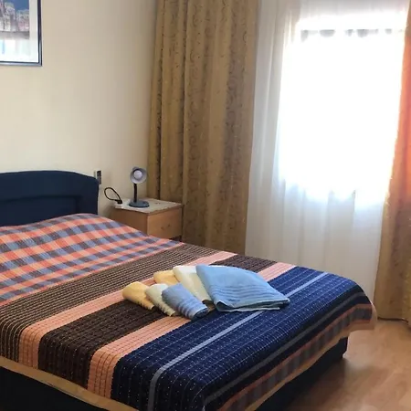 Aparthotel Lilac Trogir