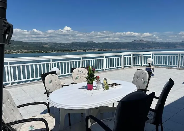 Ξενοδοχείο με διαμερίσματα Lilac Τρογκίρ