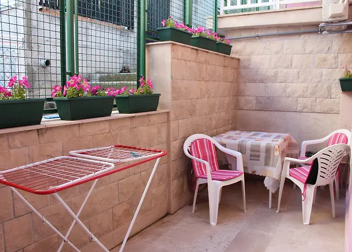 Lilac Ξενοδοχείο με διαμερίσματα 3*