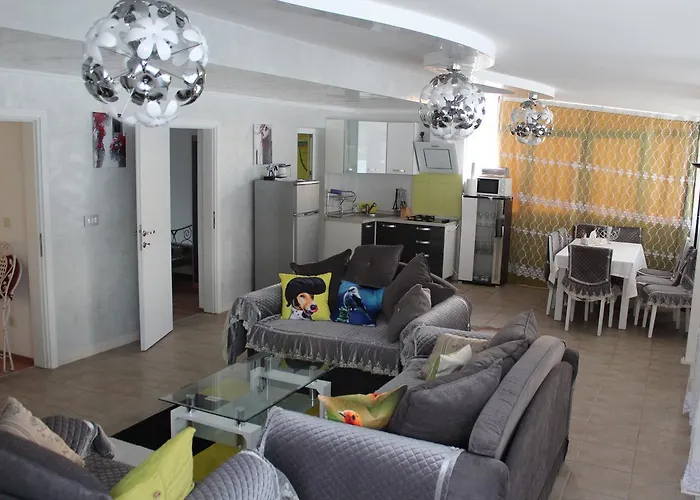 Aparthotel Lilac Trogir