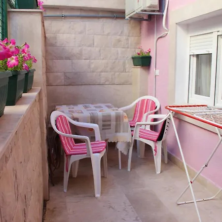 Lilac Aparthotel Trogir